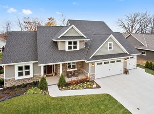 992 Hoks Ridge Ln, De Pere, WI 54115