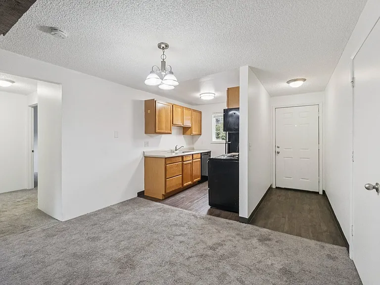 Heather Ridge Apartments — Photo 18