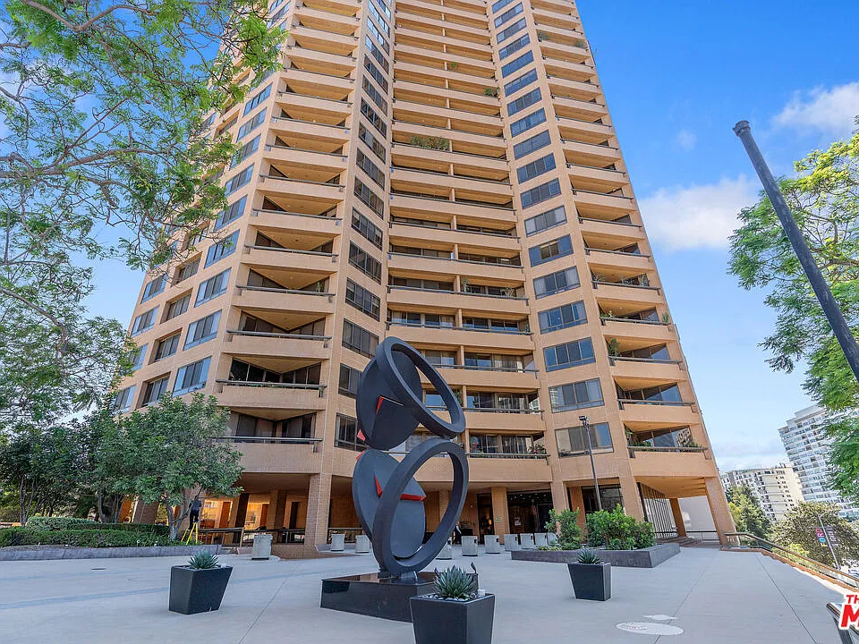 10430 Wilshire Blvd #1605