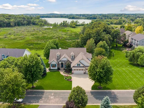 2185 Gallery Ct, Victoria, MN 55386