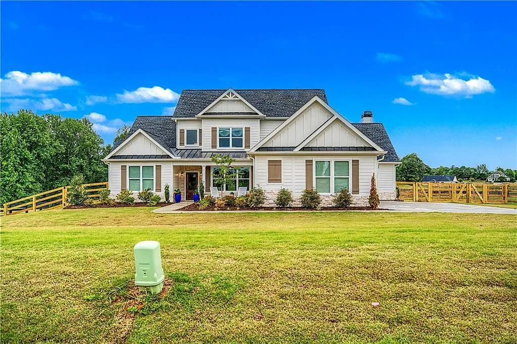 4 bed, 4.0 bath, 3073 sqft, $4,500 — Photo 1