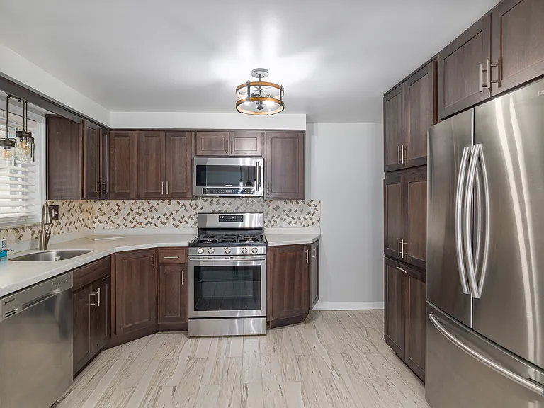 108 Preston Dr #108 — Photo 4