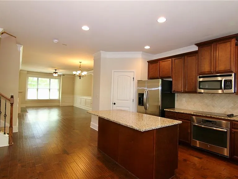 1660 Jardin Ct — Photo 10
