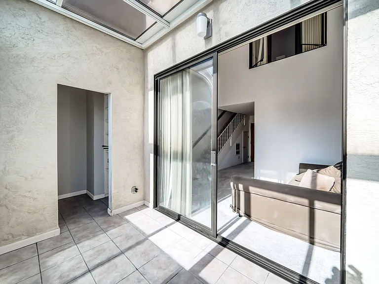 2578 Virginia St #6 — Photo 11
