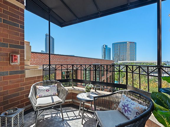 2nd image of 500 W Harbor Dr Unit 624