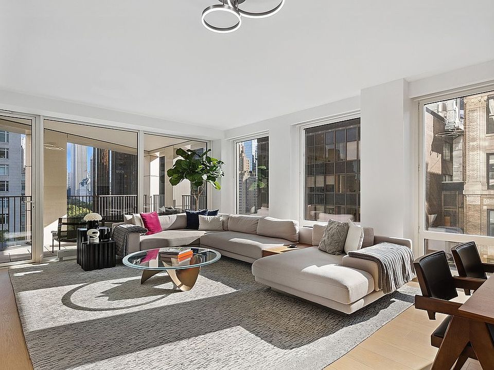 1st image of 15 W 61st St APT 10A