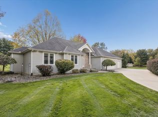 20694 Whitetail Ct, Goshen, IN 46528