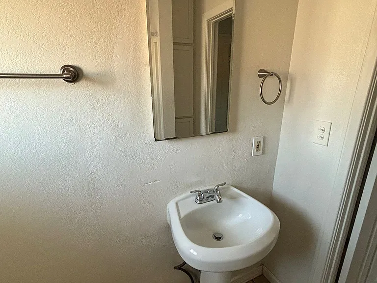 874 S Palm Ave — Photo 10
