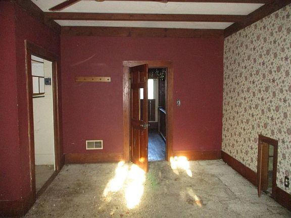 2nd image of 503 W Wabash St