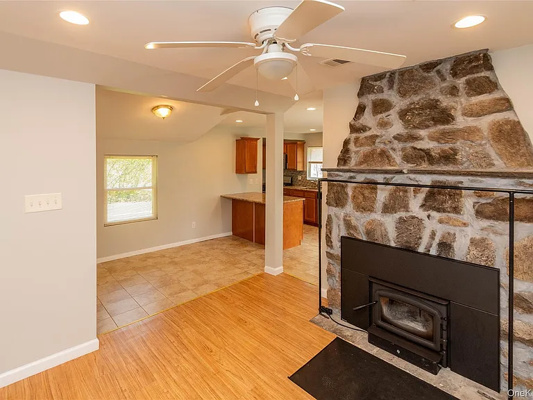 797 Forest Glen Rd — Photo 17