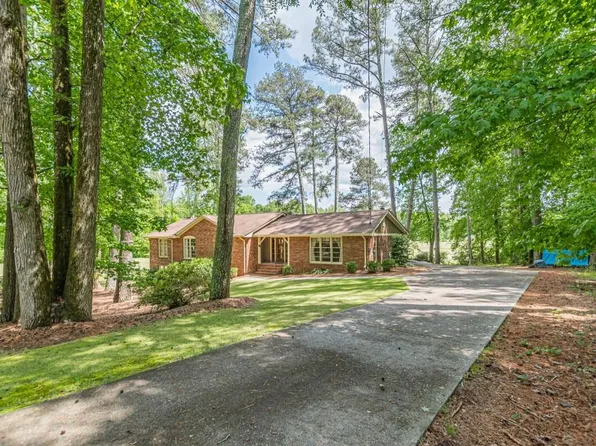 5817 Little Mountain Dr, Ellenwood, GA 30294