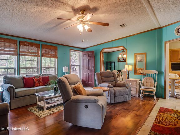 3rd image of 25184 Clarke Rd