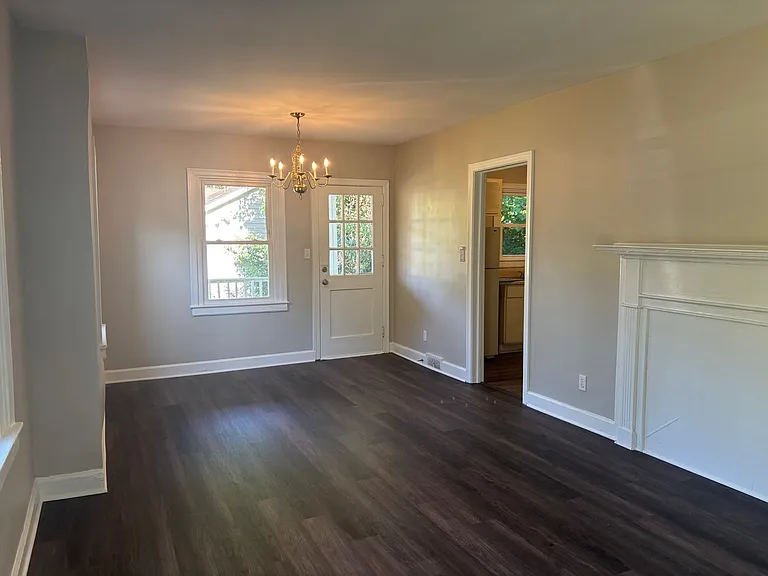 2565 Brentwood Pl — Photo 3