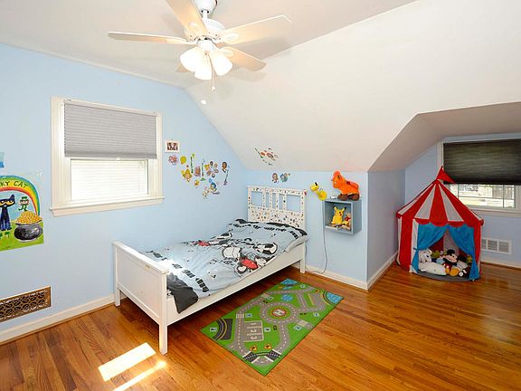 3rd image of 36-10 Lenox Dr #1X