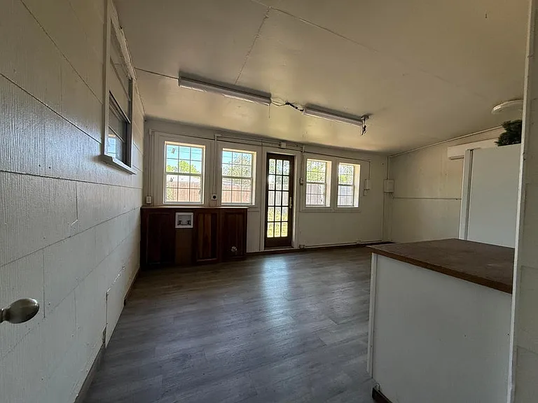 3605 42nd St — Photo 17