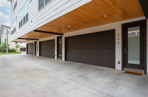 5915 Lindell Ave #103 — Photo 7