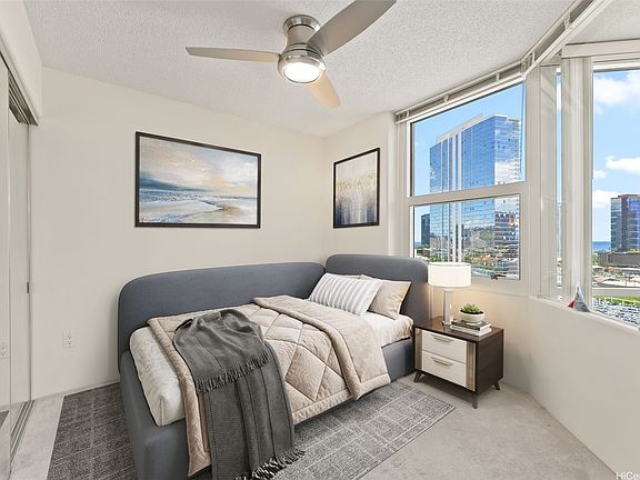 5th image of 801 S King St APT 1903