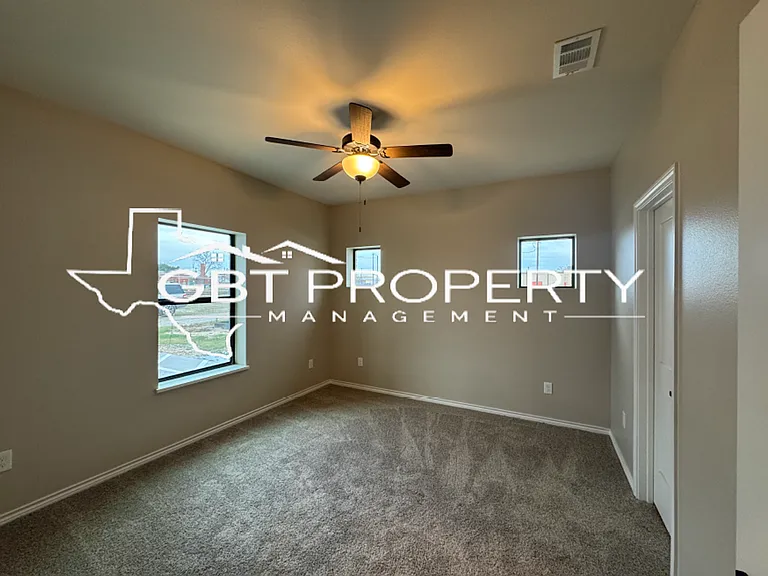 206 S Tucker Ln #2E — Photo 10