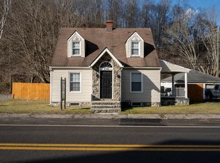 10540 River Rd, Itmann, WV 24847