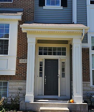2nd image of 2640 Dunraven Ave