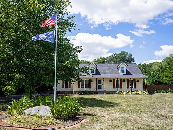 2nd image of 2903 Windsong Ct