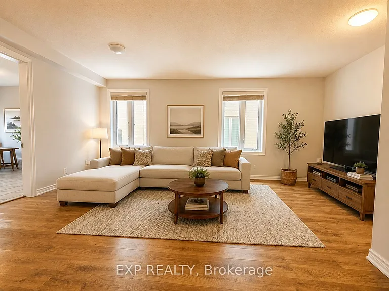 561 Settlers Rd W — Photo 5
