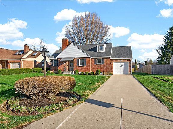 3rd image of 1237 Laurelwood Rd