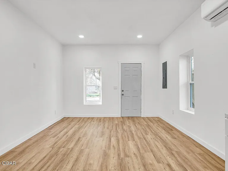 703 Joplin St — Photo 9