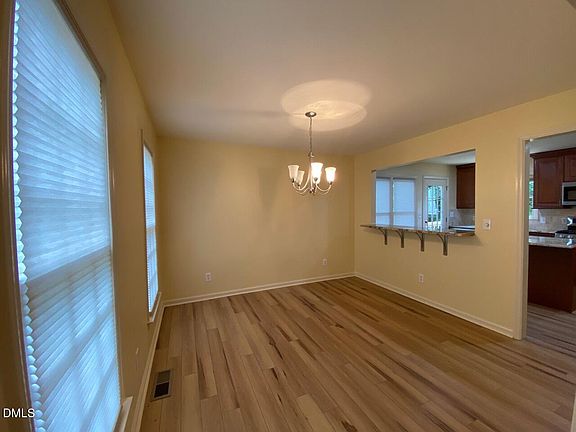 4th image of 1704 Kingston Heath Way