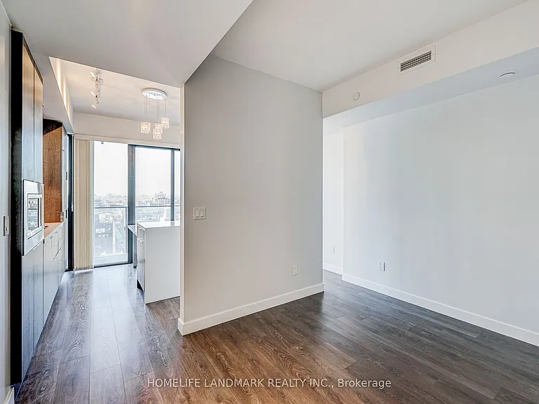 215 Queen St W #1403 — Photo 9