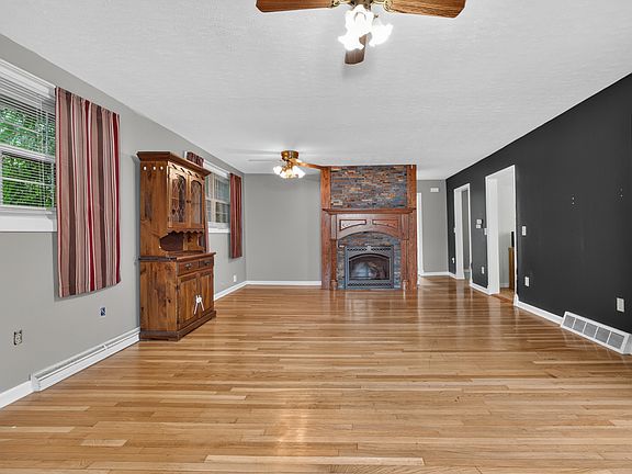 3rd image of 1406/1408 S East St