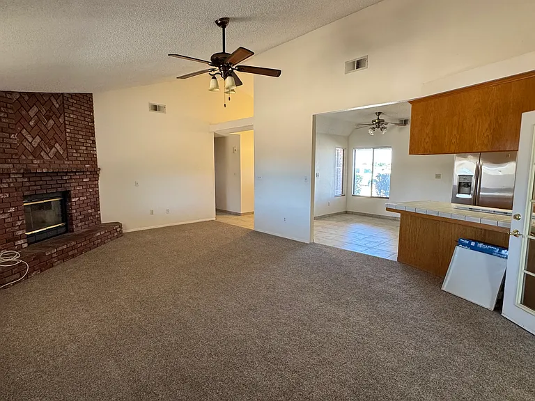 9224 Greenwood Ave — Photo 5