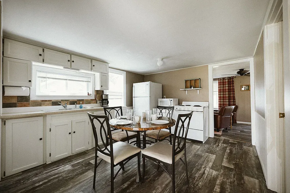3 bed, 2298 sqft, $1,400 — Photo 4