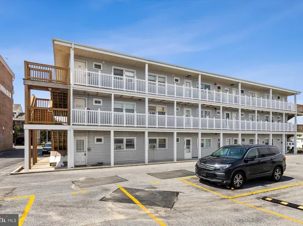 12 72nd St #101, Ocean City, MD 21842