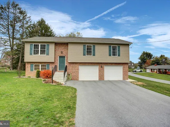 1124 Hamilton Dr, Chambersburg, PA 17202