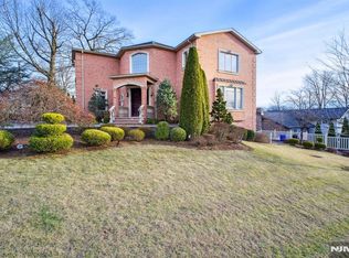 56 John St, Englewood Cliffs, NJ 07632