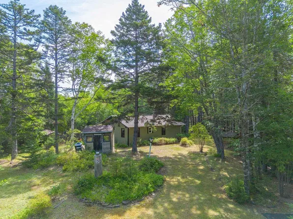382 Sarty Rd, Lunenburg, NS B0R 1E0