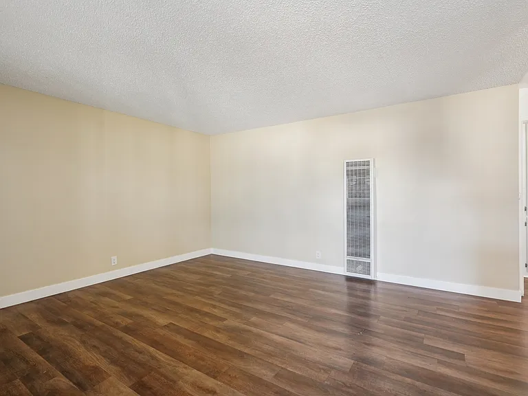 821 E Pine — Photo 42