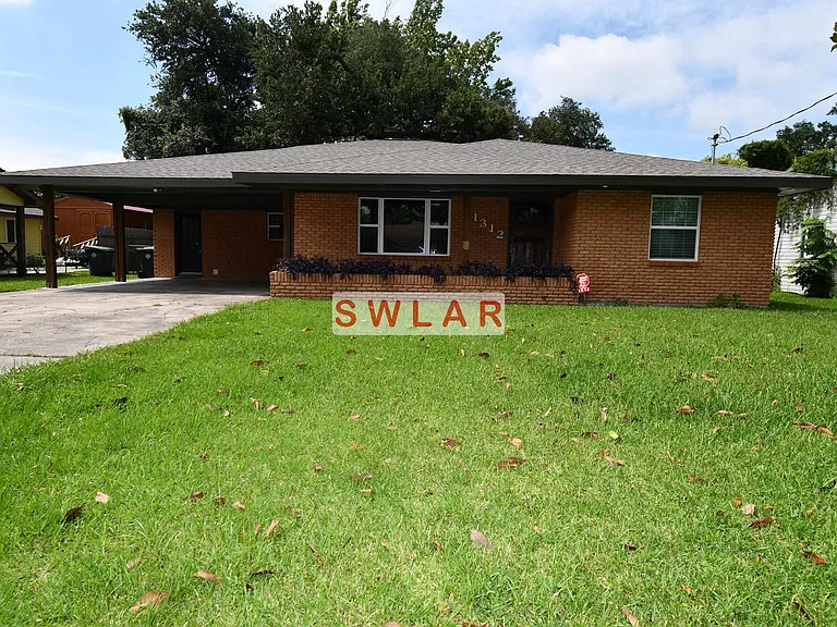 1312 S Elton Ct — Photo 1