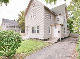 88 S Crystal Ave, Elgin, IL 60123