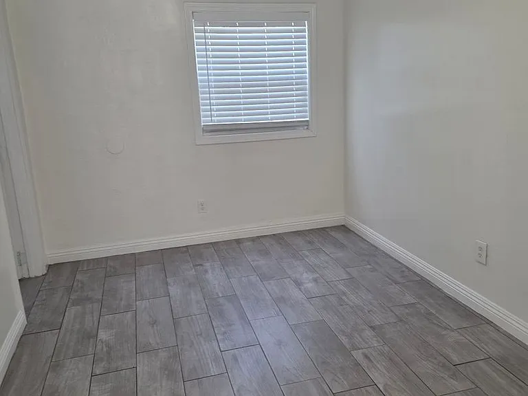 318-320 Highland Dr — Photo 5