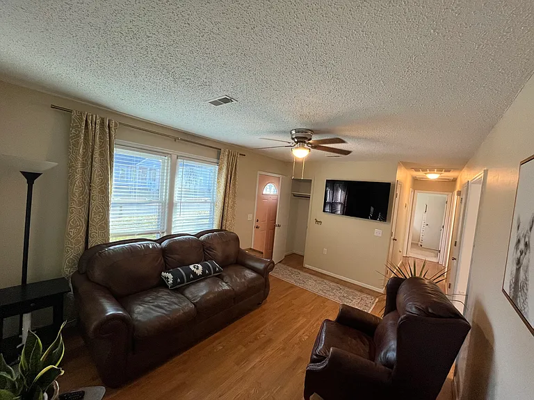 723 Poplar St — Photo 40