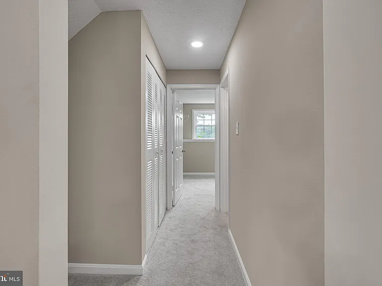 8101 Chelaberry Ct — Photo 16