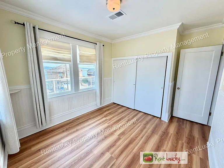 1612 Markham Ave NE — Photo 30