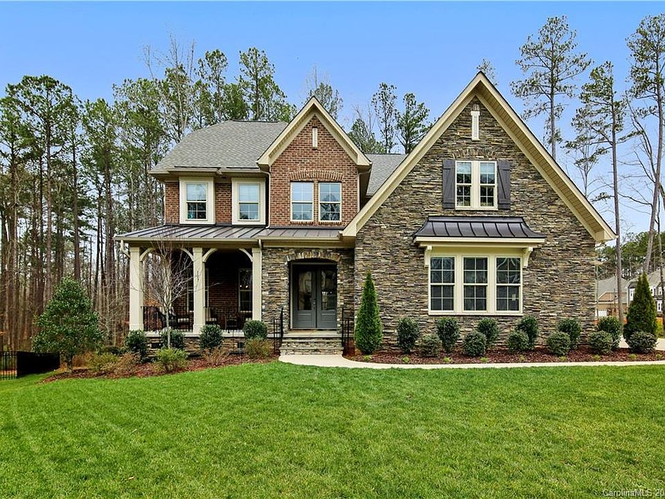 Full Brick cul de sac home