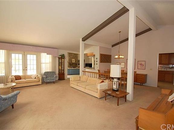 4th image of 2578 Euclid Cres E