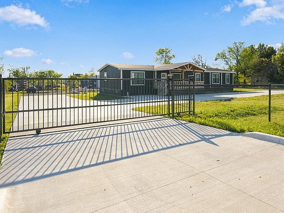2nd image of 18061 Cindys Ln