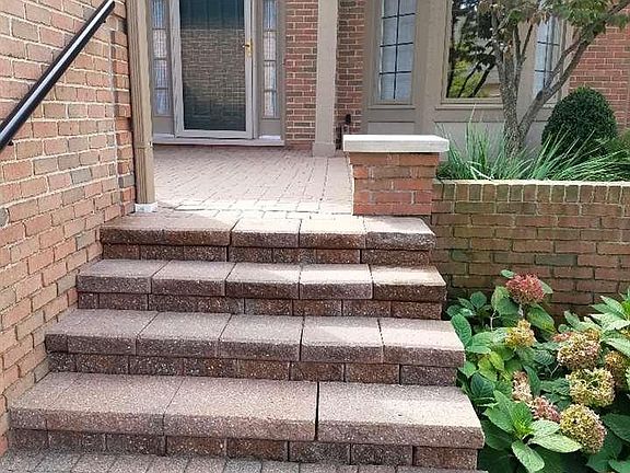 5th image of 54701 Ashford Ct #23