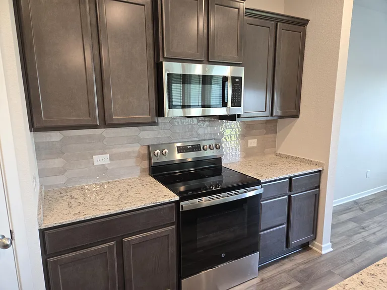 7009 Hammermill Ln — Photo 2
