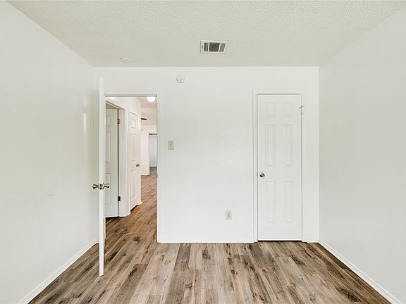 5th image of 7918 W Gate Blvd